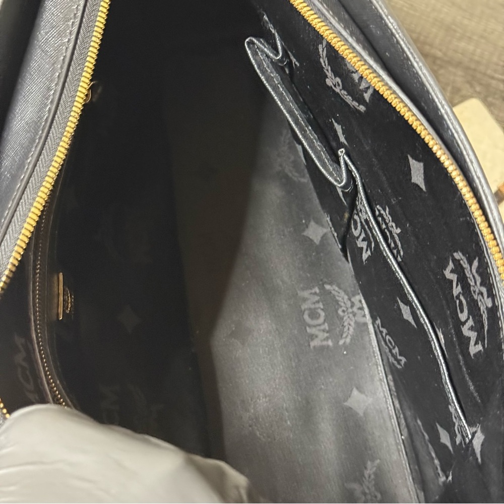 💎MCM DARK NAVY BLUE SAFFIANO LEATHER LAPTOP BAG💎 - Picture 8 of 16